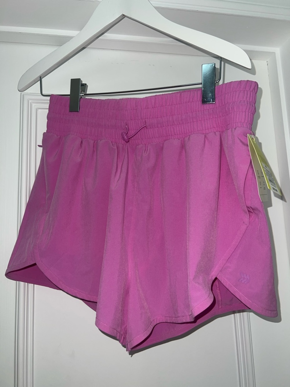 TARGET “ALL IN MOTION “ Active shorts New Size Med